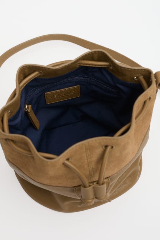 mor tide mocka och läder bucket bag