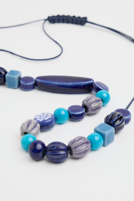 tira keramikpärla halsband