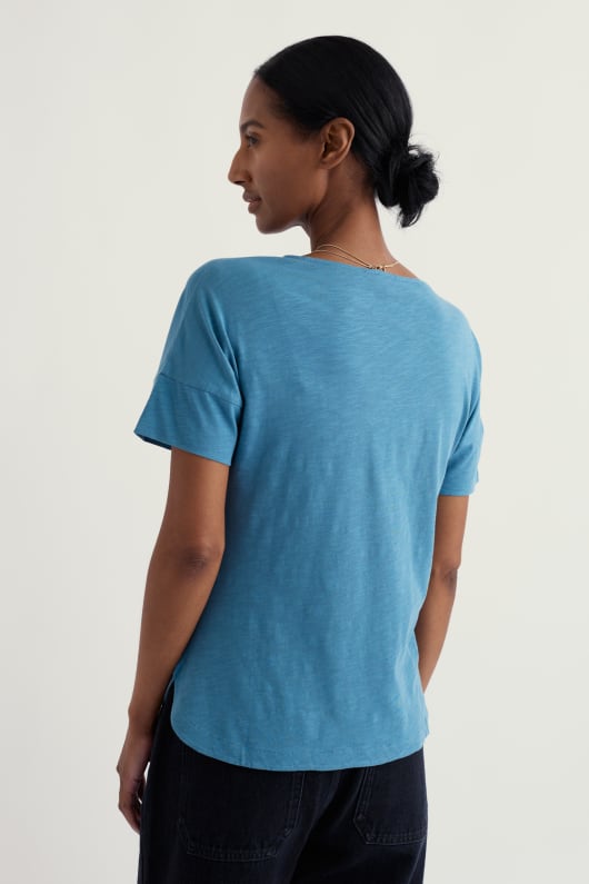 bryher visa t-shirt i gots-certifierad ekologisk bomull